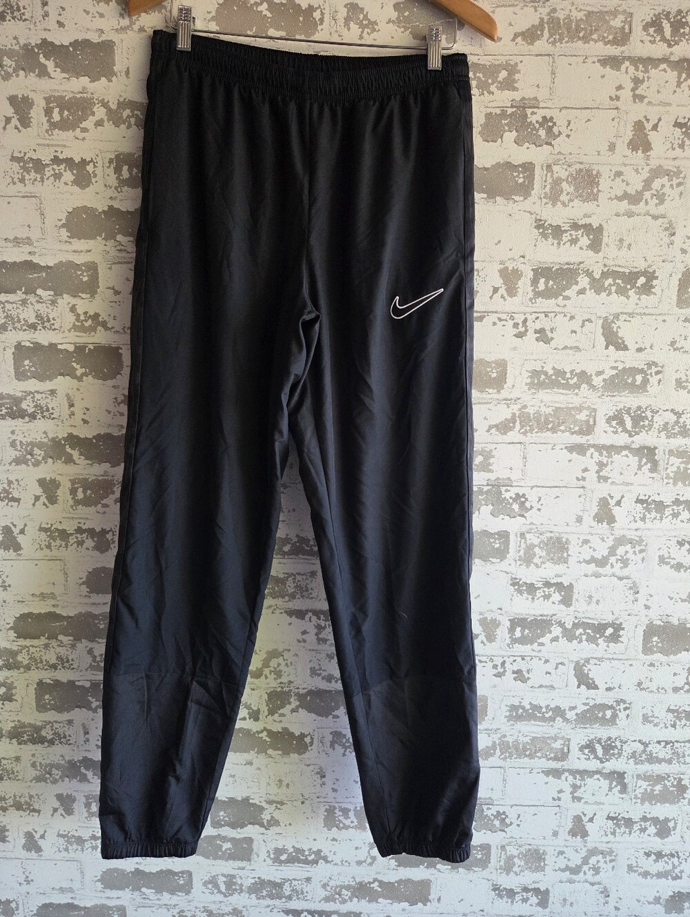 Nike Black Mesh Lined Windbreaker Track Pants Side Tape Swoosh Medium